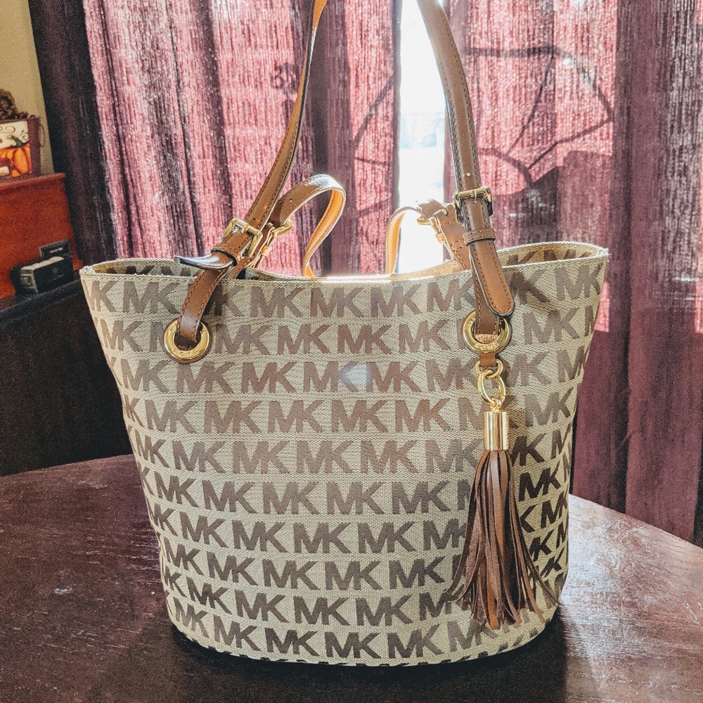 NWOT Michael Kors Purse